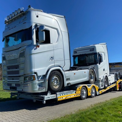 Sattelzugmaschinen Transport